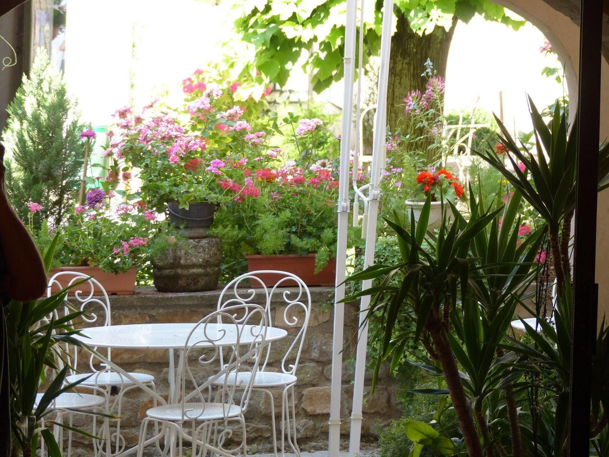 Hotel De La Halle Nolay  Exterior photo